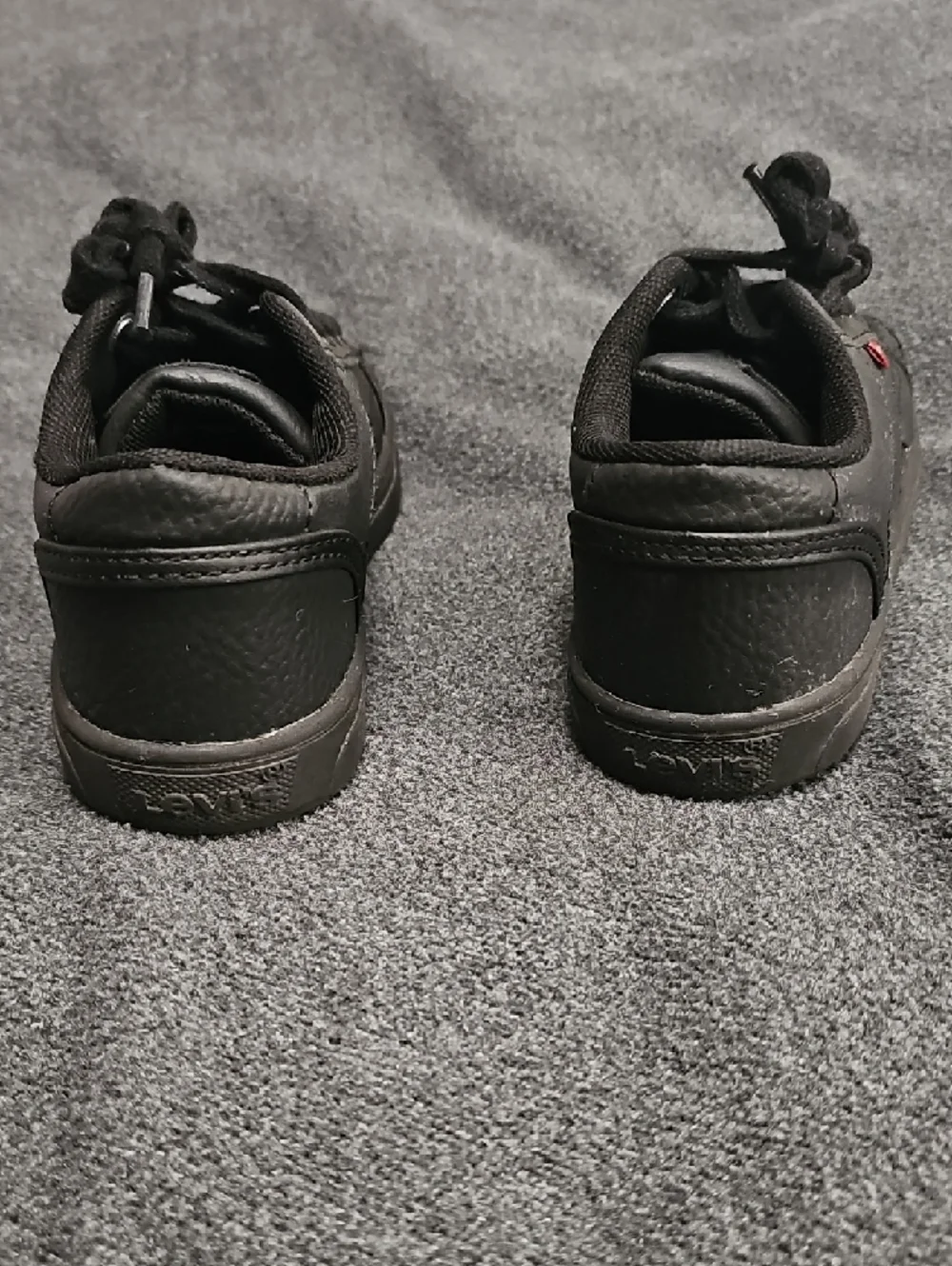 Levi's Men's Black Low-Top Casual Sneakers with Red Tab - Picture 5 of 10